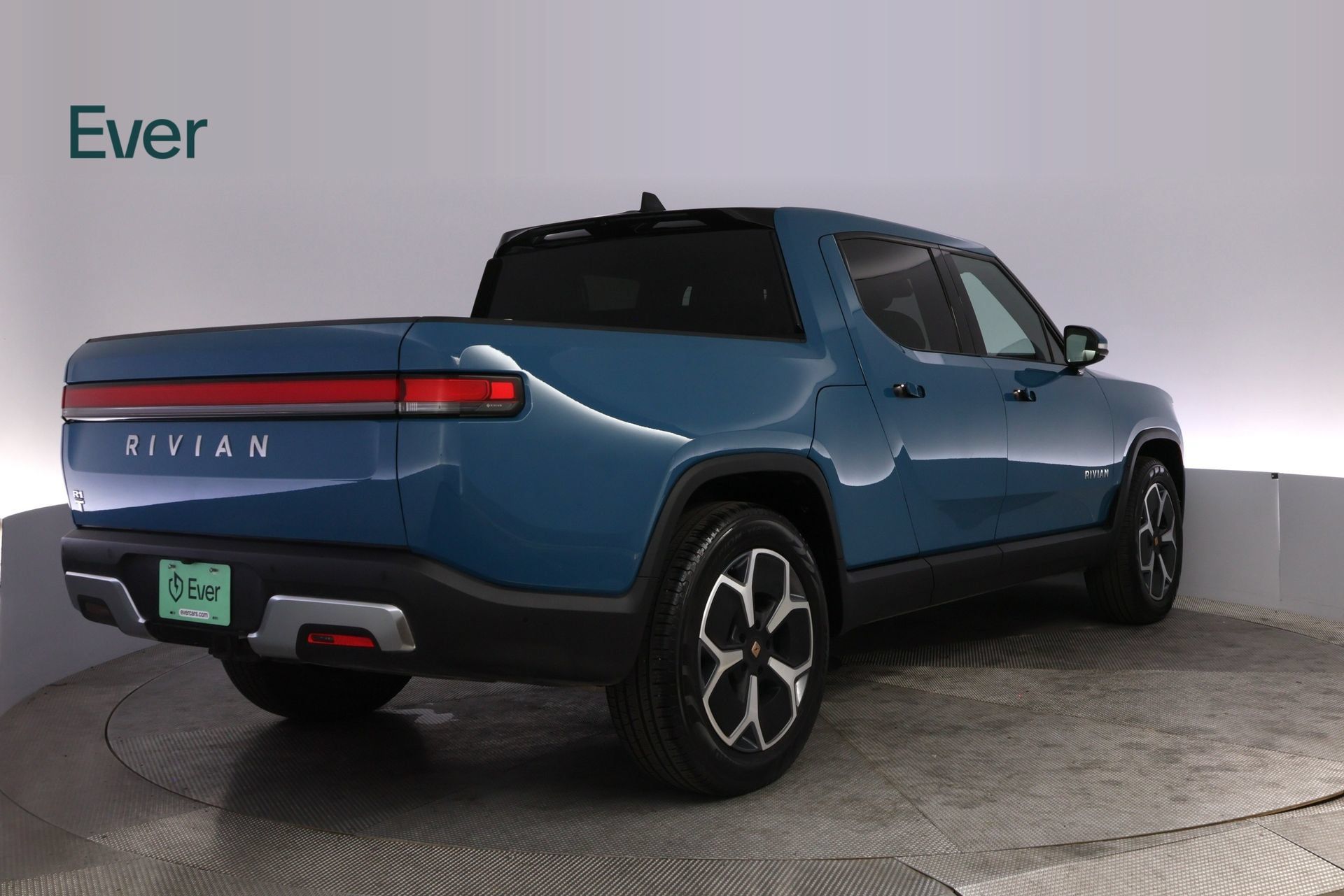 Used 2023 Rivian R1T Adventure Dual AWD/4WD image 3