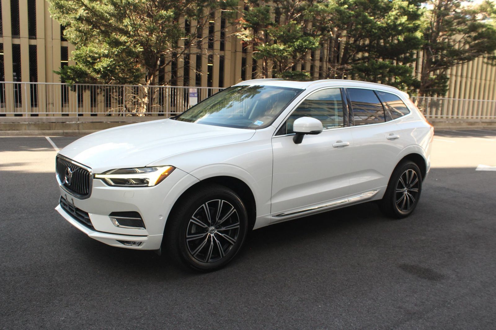 Used 2019 Volvo XC60 T5 Inscription w/ Protection Package Premier AWD/4WD image 12