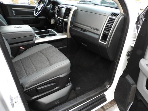 Used 2016 RAM 1500 Big Horn image 7