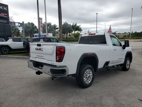 Used 2024 GMC Sierra 2500 SLE w/ SLE Convenience Package image 5