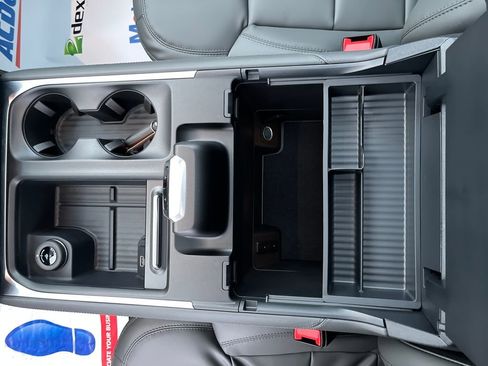 New 2026 Ford Expedition Active image 27