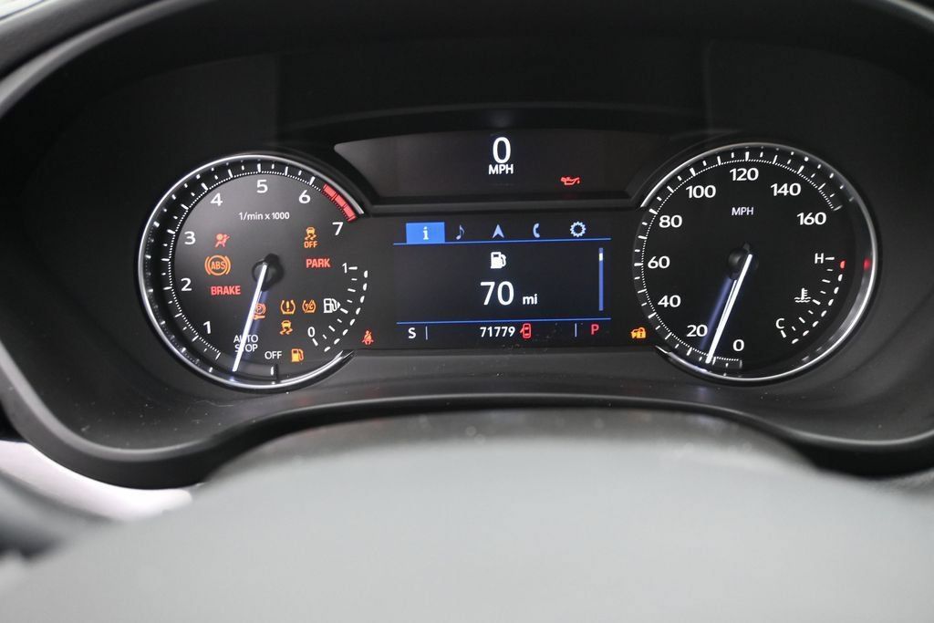 Used 2019 Cadillac XT4 Premium Luxury w/ Enhanced Visibility Package FWD image 9