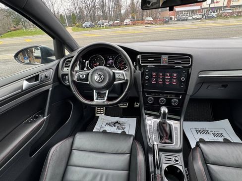 Used 2018 Volkswagen GTI SE w/ SE Leather Package image 16