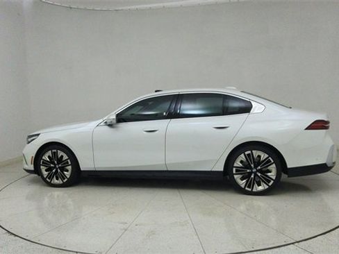 Used 2025 BMW 540i xDrive image 66