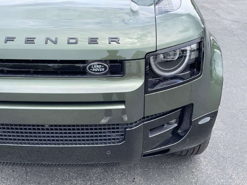 New 2026 Land Rover Defender 110 S AWD/4WD image 7