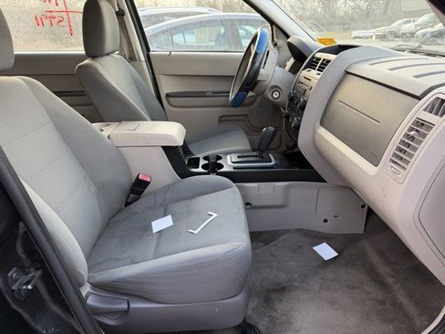 Used 2011 Ford Escape XLS w/ 101A Rapid Spec Order Code image 5