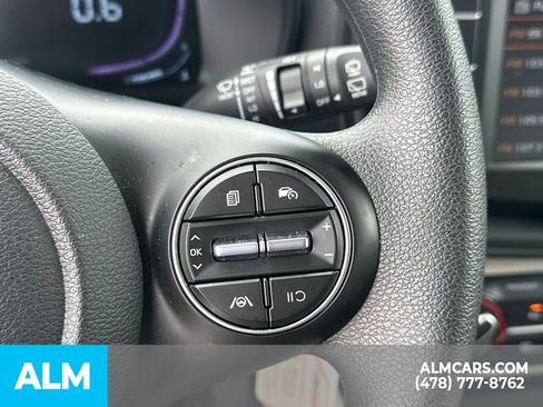 Used 2025 Kia Soul LX w/ LX Technology Package FWD image 30