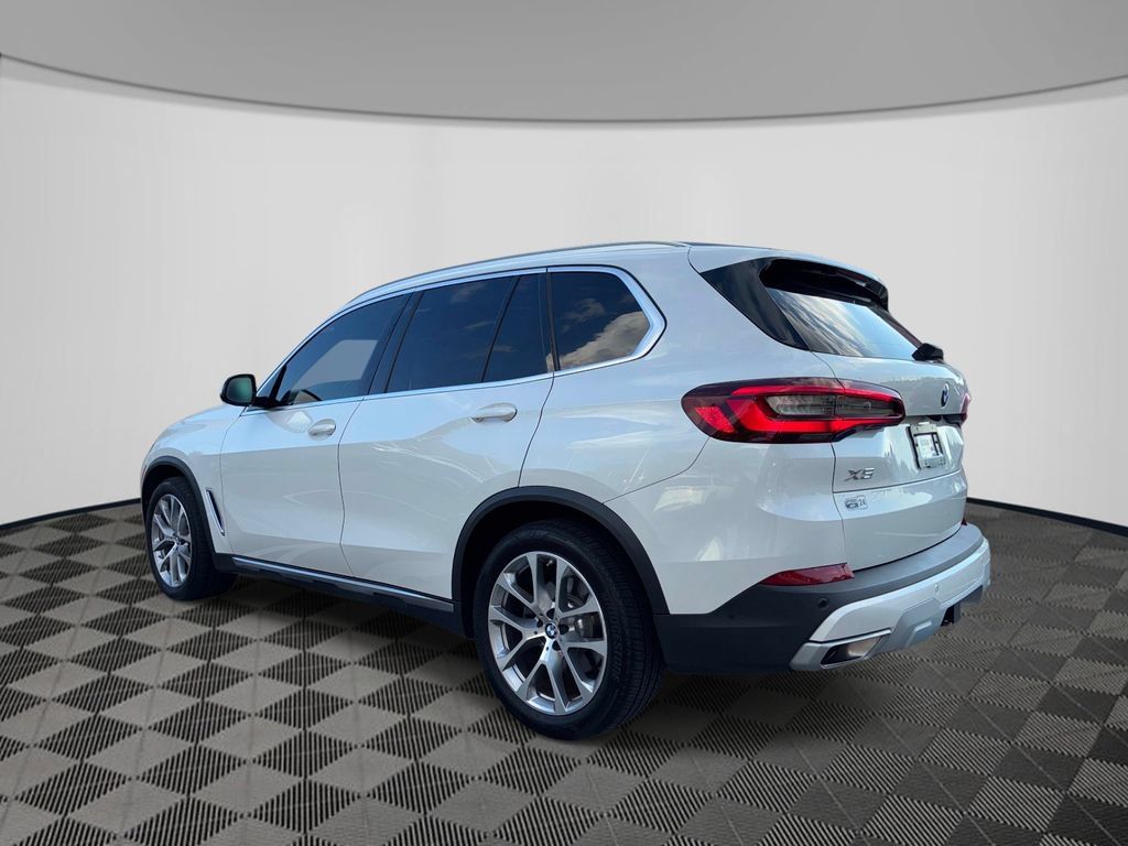 Used 2021 BMW X5 xDrive40i w/ Parking Assistance Package AWD/4WD image 5