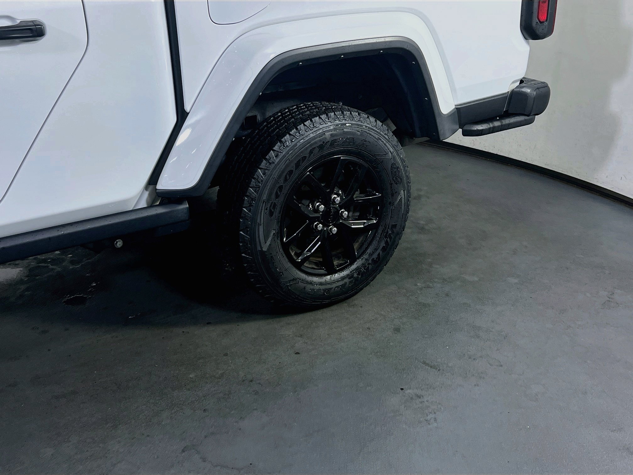 Used 2023 Jeep Gladiator Sport AWD/4WD image 30