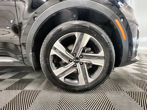 Used 2023 Kia Sorento EX image 18