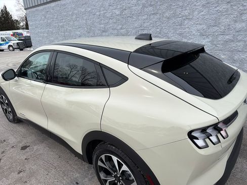 Used 2025 Ford Mustang Mach-E Select w/ Comfort Package Lite image 28