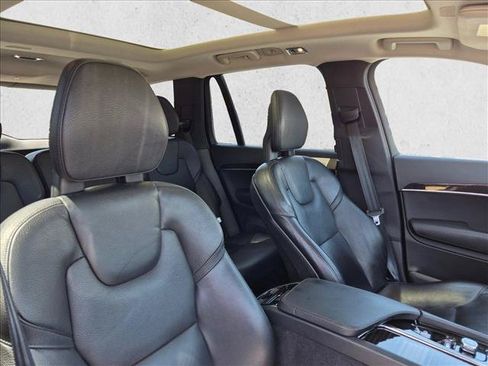 Used 2018 Volvo XC90 T6 Momentum w/ Convenience Package AWD/4WD image 14
