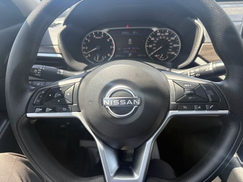 Used 2025 Nissan Altima 2.5 SV FWD image 23