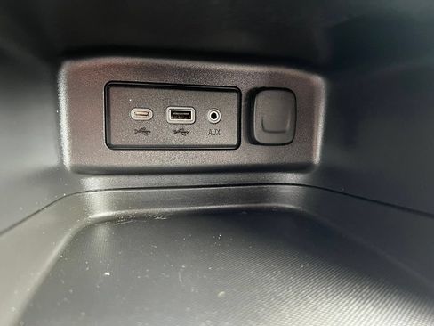Used 2019 Chevrolet Equinox LT FWD image 36