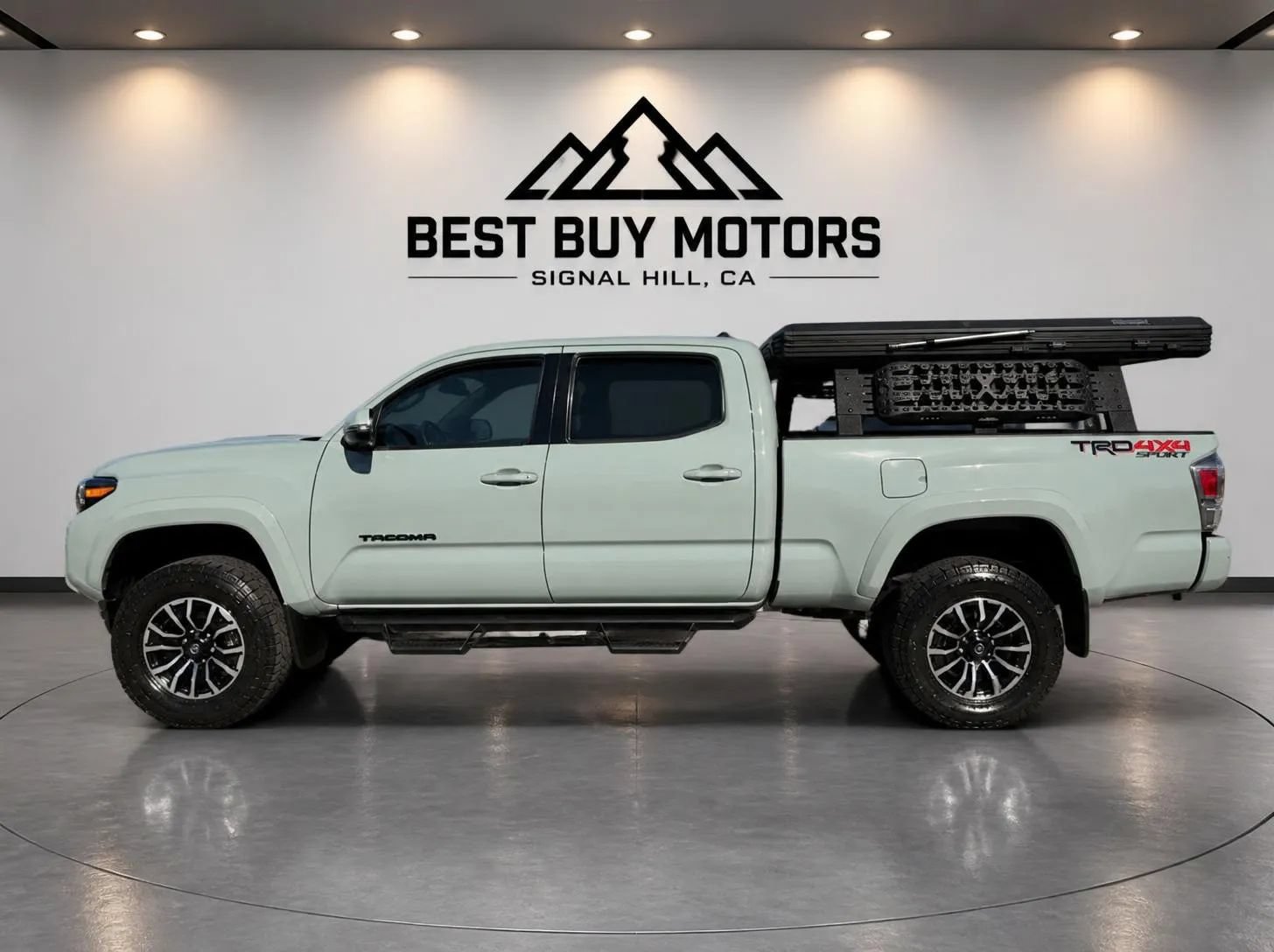 Used 2022 Toyota Tacoma TRD Sport w/ Technology Package AWD/4WD image 5
