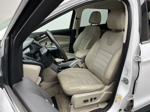 Used 2016 Ford Escape SE w/ SE Chrome Package FWD image 9