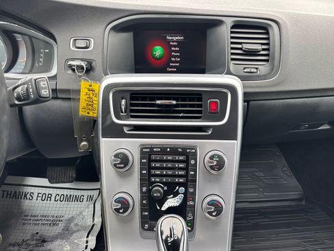 Used 2018 Volvo V60 T5 Cross Country w/ Convenience Package image 25