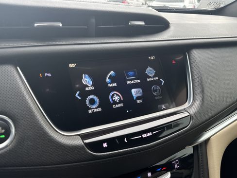 Used 2018 Cadillac XT5 Premium Luxury FWD image 18