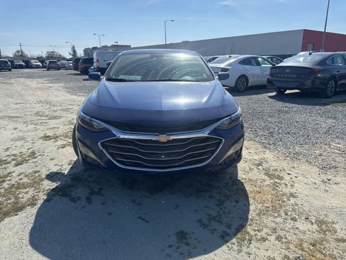 Used 2023 Chevrolet Malibu LT image 2