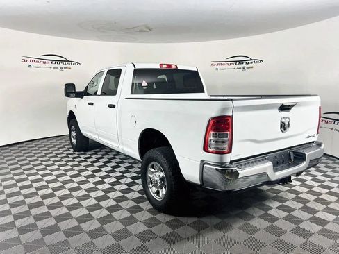 Used 2023 RAM 3500 Tradesman w/ Chrome Appearance Group AWD/4WD image 6