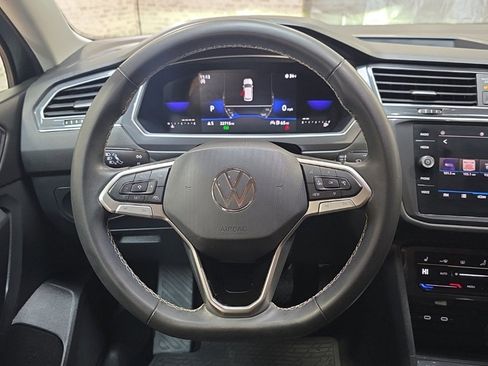 Used 2023 Volkswagen Tiguan SE image 20
