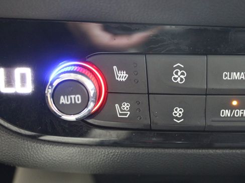 Used 2023 Buick Enclave Premium AWD/4WD image 41