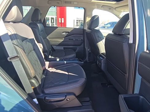 New 2026 Nissan Pathfinder Platinum image 29