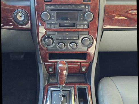 Used 2005 Chrysler 300 Touring image 35