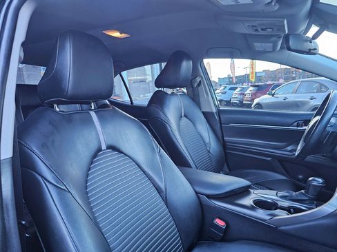 Used 2021 Toyota Camry SE image 14