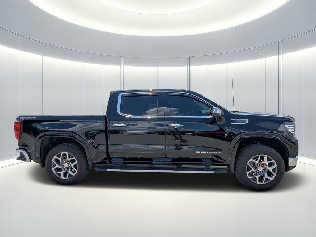 Used 2022 GMC Sierra 1500 SLT w/ SLT Premium Plus Package AWD/4WD image 3