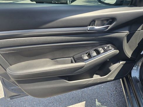Used 2023 Nissan Altima 2.5 SL FWD image 21