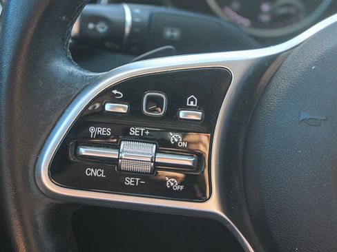 Used 2019 Mercedes-Benz C 300 Sedan image 23