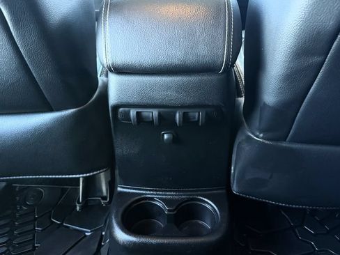Used 2015 Jeep Wrangler Unlimited Sport AWD/4WD image 18