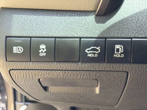 Used 2021 Toyota Camry SE FWD image 24