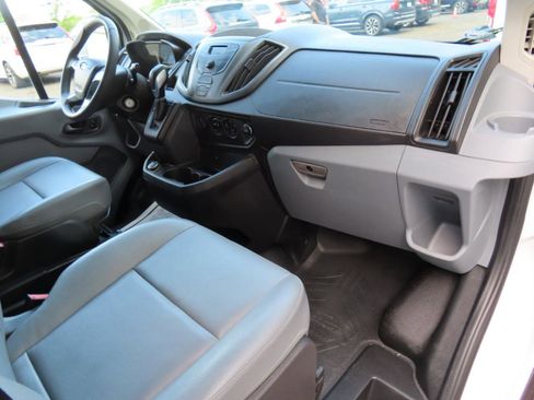 Used 2018 Ford Transit 250 130 Low Roof RWD image 21