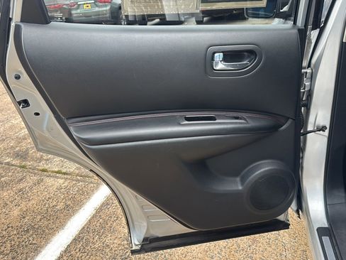 Used 2011 Nissan Rogue SV w/ SL Pkg image 18