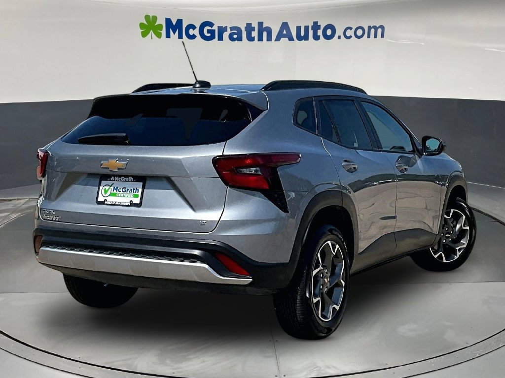 Used 2025 Chevrolet Trax LT w/ LT Convenience Package FWD image 7