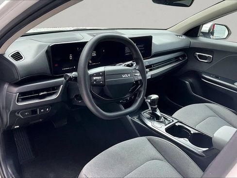 Used 2025 Kia K4 FWD image 17