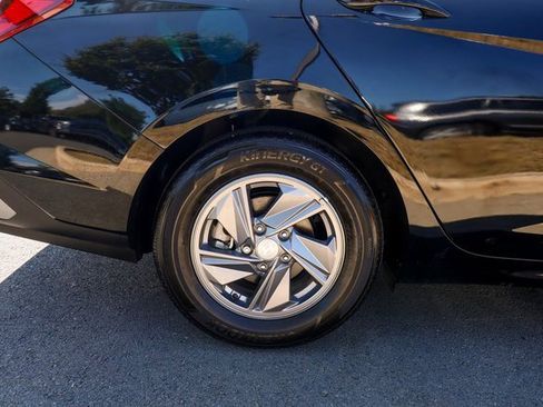 Used 2024 Hyundai Elantra SE image 27