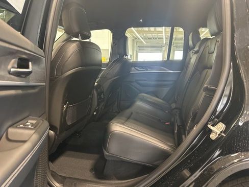 New 2025 Jeep Grand Cherokee Limited image 10