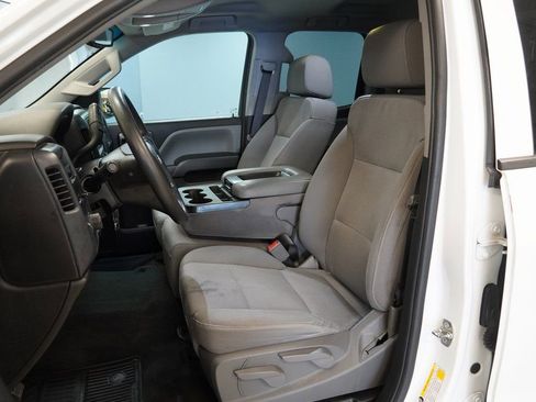 Used 2019 Chevrolet Silverado 1500 Custom w/ Custom Convenience Package image 5