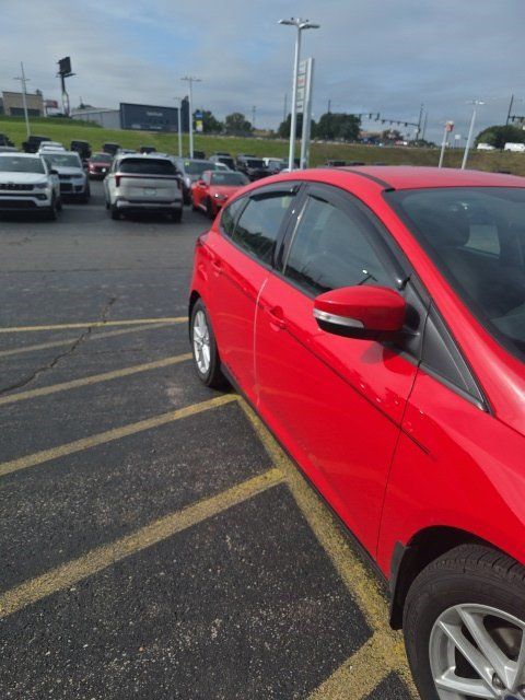 Used 2015 Ford Focus SE FWD image 3