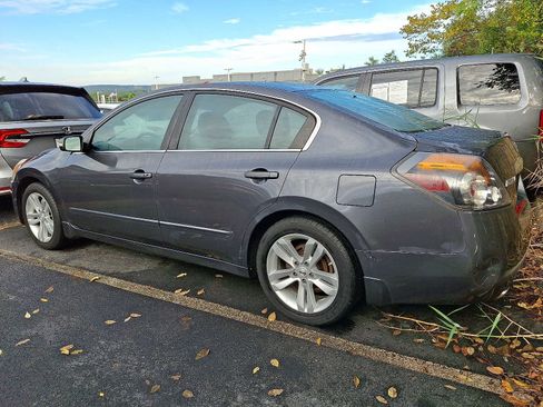 Used 2010 Nissan Altima 3.5 SR image 4