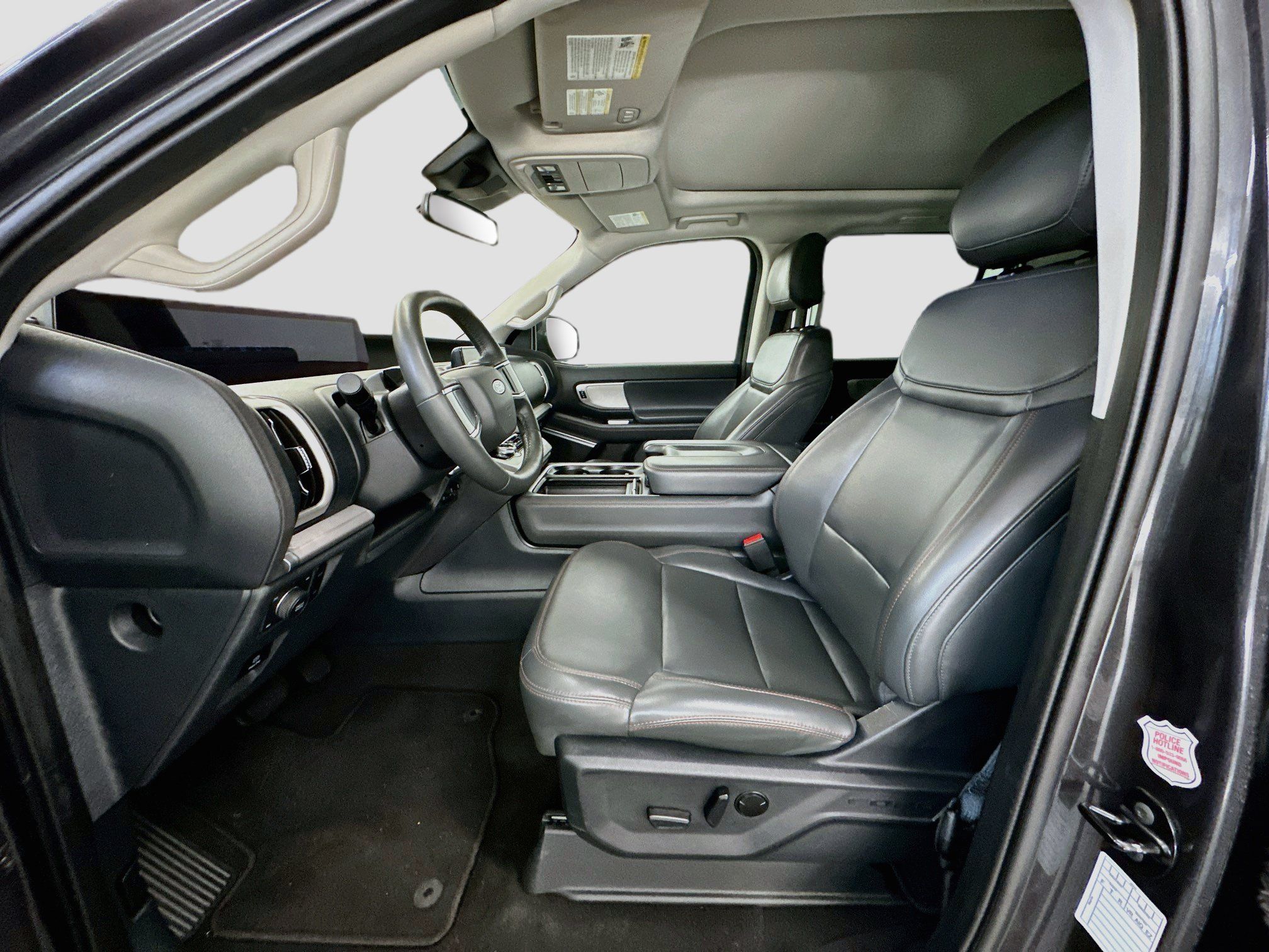 Used 2025 Ford Expedition Active AWD/4WD image 13