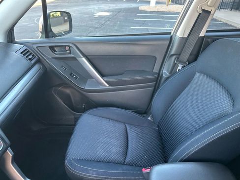 Used 2014 Subaru Forester 2.5i Premium w/ All-Weather Package image 10