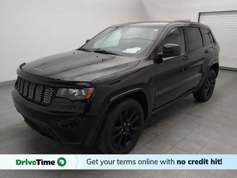 Used 2019 Jeep Grand Cherokee Altitude image 1