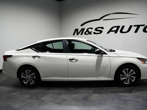Used 2024 Nissan Altima 2.5 S image 13