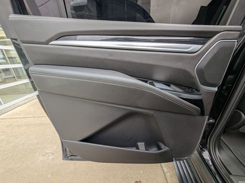 Used 2026 Cadillac Escalade ESV Sport w/ Touring Package image 48