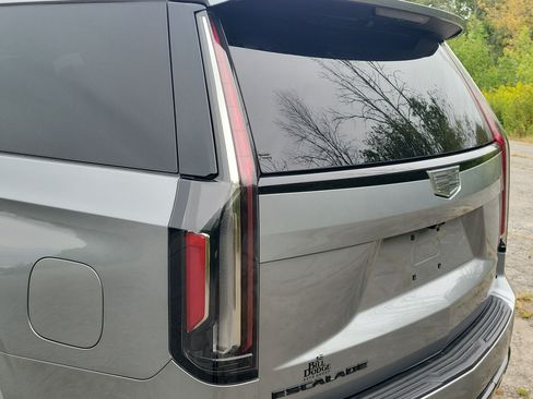 Used 2023 Cadillac Escalade Sport w/ LPO, ONYX Package AWD/4WD image 11