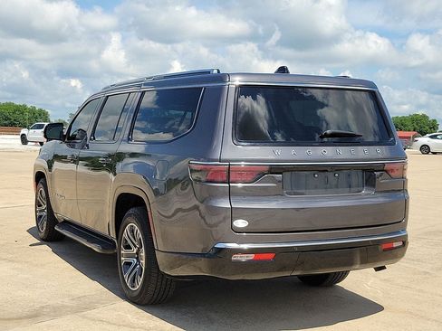 Used 2024 Jeep Wagoneer L 4WD w/ Premium Group I image 4